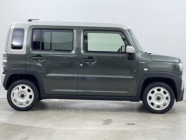 スズキ ハスラー HYBRID G 道央・札幌 2024(令6)年 0.3万km 緑 ・４ＷＤ/・デュアルカメラブレーキサポート/・衝突被害軽減ブレーキ/・誤発進抑制機能/・車線逸脱警報/・レーンキープアシスト/・先行車発進お知らせ/・標識認識機能/・アダプティブクルーズコントロール/・アイドリングストップ/・横滑り防止装置/・グリップコントロール/・ダウンヒルアシストコントロール/・前席シートヒーター/・電動格納式ドアミラー/・ドアミラーヒーター/・オートライト/・オートマチックハイビーム/・ＬＥＤヘッドライト