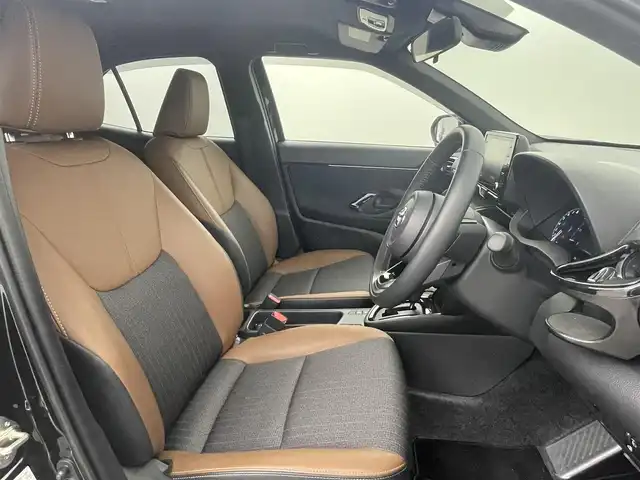 トヨタ ヤリスクロス Z アドベンチャー 福岡県 2023(令5)年 1.7万km ブラックマイカ 純正メーカーナビ　/バックカメラ　/ＥＴＣ　/ＡＣＣ　/コーナーセンサー　/衝突軽減ブレーキ　/レーンキープ　/ＰＫＳＢ　/ＭＴモード付　/ハーフレザー　/シートヒーター　/ステアリングヒーター　/パワーリアゲート　/ＬＥＤ