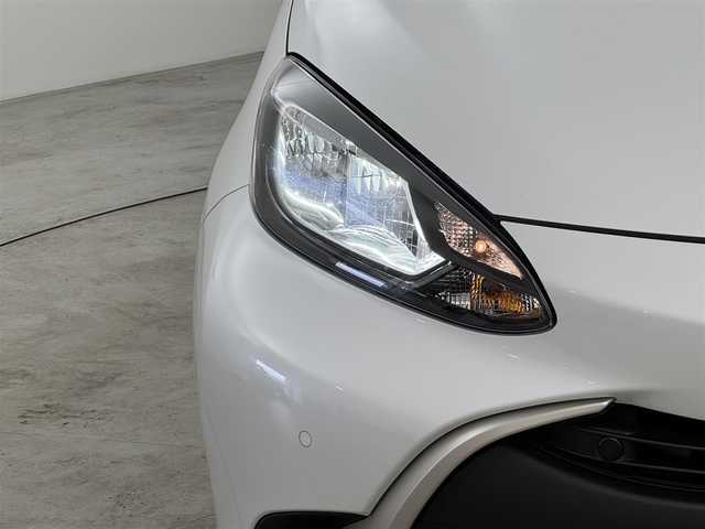 トヨタ アクア G 福岡県 2025(令7)年 0.4万km プラチナホワイトパールマイカ 純正ディスプレイオーディオ　/全方位カメラ　/ビルトインＥＴＣ　/デジタルインナーミラー　/コーナーセンサー　/トヨタセーフティセンス　/衝突軽減ブレーキ　/レーンキープ　/ＢＳＭ　/本革巻きステアリング　/ＬＥＤライト