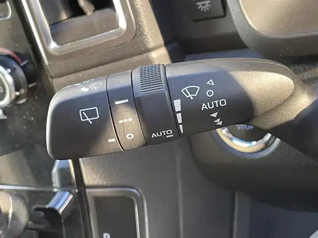 トヨタ グランエース G 愛知県 2020(令2)年 7.6万km ブラック 〇4列シート/〇純正8インチディスプレイオーディオ、ナビ/〇フルセグTV/〇Bluetooth/〇フリップダウンモニター/〇バックカメラ/〇パノラミックビューモニター/〇ビルトイン2.0ETC/〇ドライブレコーダー/〇両側パワースライドドア/〇トヨタセーフティセンス/・プリクラッシュセーフティ/・レーンディパーチャーアラート/・レーダークルーズコントロール/・オートマチックハイビーム/・ロードサインアシスト/〇先行車発進告知機能/〇ブラインドスポットモニター/〇リアクロストラフィックオートブレーキ/〇インテリジェントクリアランスソナー/〇LEDヘッドランプ/〇オートライト/〇LEDフロントフォグランプ/〇純正17インチAW/〇デジタルインナーミラー/〇木目調/革巻きコンビステアリングホイール/〇ステアリングスイッチ/〇前後左右独立オートエアコン/〇レザーシート/〇パワーシート/〇快適温熱シート/〇スマートエントリー
