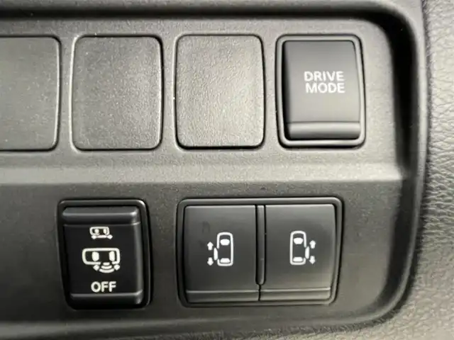 日産 セレナ e－パワー ハイウェイスター V 千葉県 2020(令2)年 2万km ブリリアントホワイトパール 全方位運転支援システム/・インテリジェントエマージェンシーブレーキ/・標識検知機能/・踏み間違い衝突防止アシスト/・車線逸脱防止支援システム/・車線逸脱警報/・後側方衝突防止支援システム/・後側方車両検知警報/・後退時車両検知警報/純正メモリーナビ/・Bluetooth接続/・フルセグTV/・CD/DVD再生/・全方位カメラ/純正フリップダウンモニター/両側パワースライドドア/スマートキー/LEDヘッドライト/ブラインドスポットモニター/前後コーナーセンサー