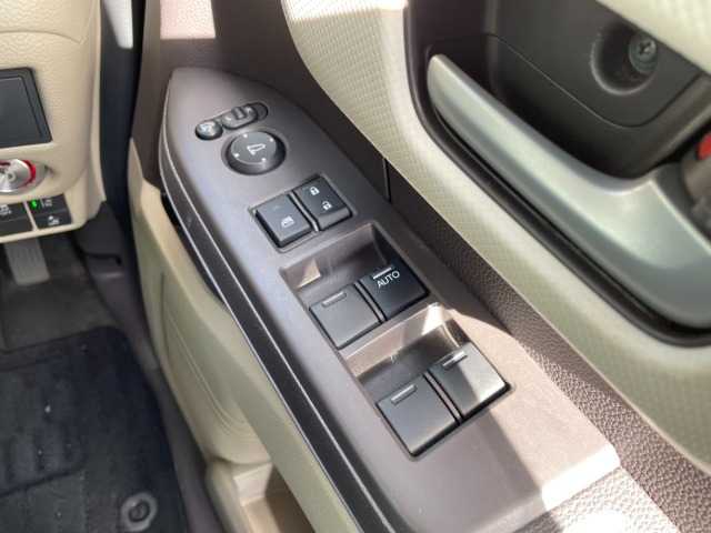 ホンダ Ｎ ＢＯＸ G L ホンダセンシング 岩手県 2019(令1)年 5.6万km クリスタルブラックパール アダプティブクルーズコントロール　/ＥＴＣ　/オートエアコン　/社外ナビ　/フルセグＴＶ／ＤＶＤ／ＣＤ／Ｂｌｕｅｔｏｏｔｈ　/バックカメラ　運転席シートヒーター　/オートライト　/アイドリングストップ　/4WD/片側パワースライドドア/レーンアシスト