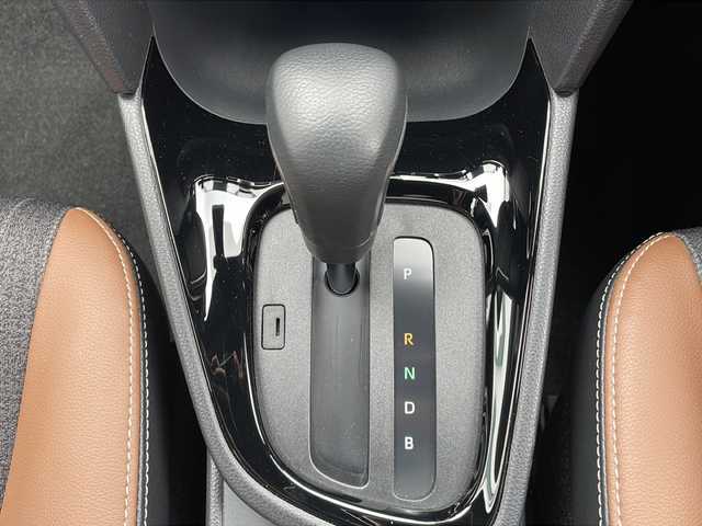 トヨタ ヤリスクロス ハイブリッド Z アドベンチャー 山口県 2023(令5)年 1.6万km ブラックマイカ 純正ディスプレイオーディオ/・ナビキット/・Bluetooth/・AM/FM/・USB/バックカメラ/Toyota Safety Sense/・レーントレーシングアシスト［LTA］/・レーンディパーチャーアラート［LDA］/・レーダークルーズコントロール（全車速追従機能付）/・オートマチックハイビーム［AHB］/・ロードサインアシスト［RSA］/・ドライバー異常時対応システム/・プロアクティブドライビングアシスト［PDA］/・発進遅れ告知機能［TMN］/・ブラインドスポットモニター［BSM］/・安心降車アシスト［SEA］/・車両接近通報装置/パノラミックビューモニター/プッシュスタート/ETC/保証書/取扱説明書/スペアキー/パワーシート/ハーフレザー/シートヒーター/ステアリングヒーター/ハンズフリーバックドア/前後コーナーセンサー