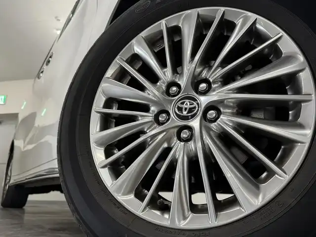 トヨタ アルファードハイブリット S タイプゴールド 三重県 2020(令2)年 6.4万km ホワイトパールクリスタルシャイン ハイブリッド/E-Four（4WD）/MTモード付 インパネCVT/純正 9インチディスプレイオーディオ（ナビ搭載）/（AM/FM/CD*/DVD*/USB/iPod/Bluetooth/TV*/Miracast/AppleCarPlay/AndroidAuto）*…OP/12.1インチ 後席モニター V12T-R68C/バックガイドモニター/両側パワースライドドア/ドライブレコーダー 前後/ビルトインETC2.0/Toyota Safety Sense/●プリクラッシュセーフティ/●レーントレーシングアシスト/●レーダークルコン/●ロードサインアシスト/●アダプティブハイビームシステム/・先行車発進告知機能/・クリアランスソナー/・パーキングサポートブレーキ（前後静止物）/・など/装備/後付けシートヒーター（D/N）/3眼LEDヘッドランプ（専用加飾）/・ハーフレザーシート/・左右＆後席独立オートエアコン/・パワーバックドア/・オットマンシート（2nd）/・AC100Vコンセント（1500W）/・ステアリングスイッチ/・電子パーキングブレーキ＆ブレーキホールド/・オートライト/・フロントフォグランプ/・純正17inAW/・取/ナビ取/・プッシュスタート/・スマートキーx2/など