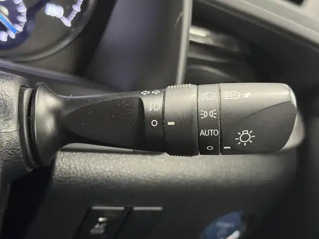 トヨタ アルファードハイブリット S タイプゴールド 三重県 2020(令2)年 6.4万km ホワイトパールクリスタルシャイン ハイブリッド/E-Four（4WD）/MTモード付 インパネCVT/純正 9インチディスプレイオーディオ（ナビ搭載）/（AM/FM/CD*/DVD*/USB/iPod/Bluetooth/TV*/Miracast/AppleCarPlay/AndroidAuto）*…OP/12.1インチ 後席モニター V12T-R68C/バックガイドモニター/両側パワースライドドア/ドライブレコーダー 前後/ビルトインETC2.0/Toyota Safety Sense/●プリクラッシュセーフティ/●レーントレーシングアシスト/●レーダークルコン/●ロードサインアシスト/●アダプティブハイビームシステム/・先行車発進告知機能/・クリアランスソナー/・パーキングサポートブレーキ（前後静止物）/・など/装備/後付けシートヒーター（D/N）/3眼LEDヘッドランプ（専用加飾）/・ハーフレザーシート/・左右＆後席独立オートエアコン/・パワーバックドア/・オットマンシート（2nd）/・AC100Vコンセント（1500W）/・ステアリングスイッチ/・電子パーキングブレーキ＆ブレーキホールド/・オートライト/・フロントフォグランプ/・純正17inAW/・取/ナビ取/・プッシュスタート/・スマートキーx2/など