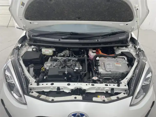 トヨタ アクア クロスオーバー グラム 茨城県 2019(令1)年 1.9万km ホワイトパールクリスタルシャイン 純正ナビ/フルセグTV/Bluetooth/全方位カメラ/ドライブレコーダー/ETC2.0/シートヒーター/コーナーセンサー/LEDヘッドライト/純正16インチアルミホイール/ルーフレール/衝突軽減ブレーキ/横滑り防止装置/レーンアシスト/カーテンエアバッグ/ハーフレザーシート