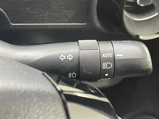 トヨタ アクア クロスオーバー グラム 茨城県 2019(令1)年 1.9万km ホワイトパールクリスタルシャイン 純正ナビ/フルセグTV/Bluetooth/全方位カメラ/ドライブレコーダー/ETC2.0/シートヒーター/コーナーセンサー/LEDヘッドライト/純正16インチアルミホイール/ルーフレール/衝突軽減ブレーキ/横滑り防止装置/レーンアシスト/カーテンエアバッグ/ハーフレザーシート