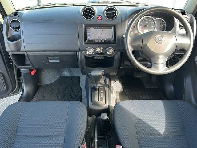 日産 キックス RX 岩手県 2012(平24)年 7万km ブラック 純正ナビ　ＴＶ　Ｂｌｕｅｔｏｏｔｈ　ＣＤ再生　シートヒーター　ルーフレール　フォグ　ドラレコ　トランスファ車　盗難防止システム　純正フロアマット　電動格納ミラー　ＵＶカットガラス　純正ＡＷ　ＥＴＣ