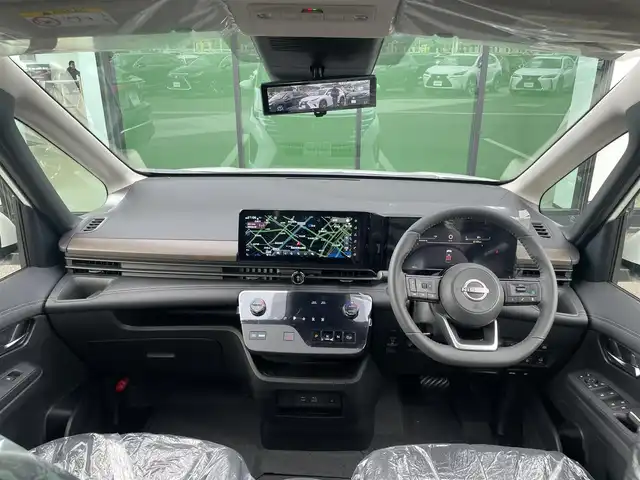 日産 セレナ e－パワー ハイウェイスター V 香川県 2025(令7)年 0.1千km プリズムホワイト 登録済未使用車/純正後席モニター/→【OP価格:125400円】/純正12.3型ナビ/→統合型インターフェイスディスプレイ/→アドバンスドドライブアシストディスプレイ/→フルセグTV/Bluetooth/USB/HDMI/6スピーカー/アラウンドビューモニター/純正インテリジェントルームミラー/純正前後ドライブレコーダー/純正ビルトインETC2.0/ワイヤレス充電器/プロパイロット（ナビリンク機能付）/プロパイロット緊急停止支援システム（SOSコール機能付）/アダプティブLEDヘッドライトシステム/オートレベライザー/OP価格:488400円/インテリジェントエマージェンシーブレーキ/前後コーナーセンサー/車線逸脱警報/車線逸脱防止支援システム/ブラインドスポットモニター/両側電動スライドドア/革巻きステリング/ステアリングスイッチ/電動パーキングブレーキ/オートブレーキホールド/後席パーソナルテーブル/後席ロールサンシェード/ウィンカー付電動格納ミラー/スペアキー/取扱説明書/新車保証書