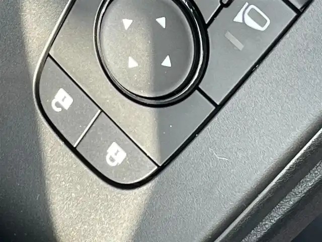 日産 セレナ e－パワー ハイウェイスター V 香川県 2025(令7)年 0.1千km プリズムホワイト 登録済未使用車/純正後席モニター/→【OP価格:125400円】/純正12.3型ナビ/→統合型インターフェイスディスプレイ/→アドバンスドドライブアシストディスプレイ/→フルセグTV/Bluetooth/USB/HDMI/6スピーカー/アラウンドビューモニター/純正インテリジェントルームミラー/純正前後ドライブレコーダー/純正ビルトインETC2.0/ワイヤレス充電器/プロパイロット（ナビリンク機能付）/プロパイロット緊急停止支援システム（SOSコール機能付）/アダプティブLEDヘッドライトシステム/オートレベライザー/OP価格:488400円/インテリジェントエマージェンシーブレーキ/前後コーナーセンサー/車線逸脱警報/車線逸脱防止支援システム/ブラインドスポットモニター/両側電動スライドドア/革巻きステリング/ステアリングスイッチ/電動パーキングブレーキ/オートブレーキホールド/後席パーソナルテーブル/後席ロールサンシェード/ウィンカー付電動格納ミラー/スペアキー/取扱説明書/新車保証書