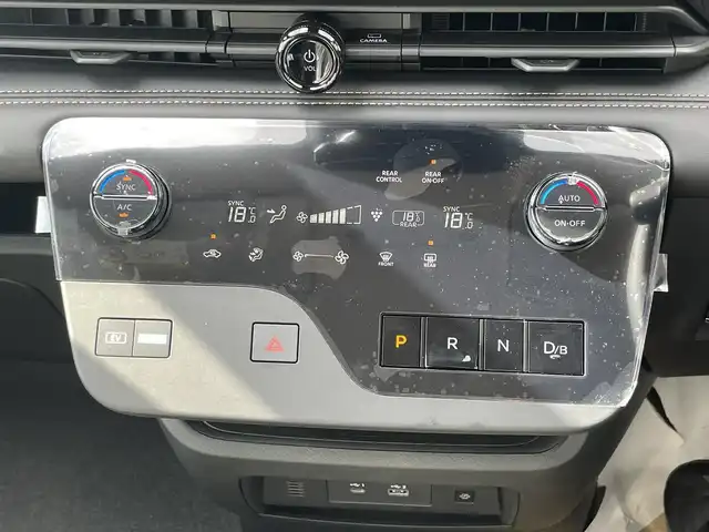 日産 セレナ e－パワー ハイウェイスター V 香川県 2025(令7)年 0.1千km プリズムホワイト 登録済未使用車/純正後席モニター/→【OP価格:125400円】/純正12.3型ナビ/→統合型インターフェイスディスプレイ/→アドバンスドドライブアシストディスプレイ/→フルセグTV/Bluetooth/USB/HDMI/6スピーカー/アラウンドビューモニター/純正インテリジェントルームミラー/純正前後ドライブレコーダー/純正ビルトインETC2.0/ワイヤレス充電器/プロパイロット（ナビリンク機能付）/プロパイロット緊急停止支援システム（SOSコール機能付）/アダプティブLEDヘッドライトシステム/オートレベライザー/OP価格:488400円/インテリジェントエマージェンシーブレーキ/前後コーナーセンサー/車線逸脱警報/車線逸脱防止支援システム/ブラインドスポットモニター/両側電動スライドドア/革巻きステリング/ステアリングスイッチ/電動パーキングブレーキ/オートブレーキホールド/後席パーソナルテーブル/後席ロールサンシェード/ウィンカー付電動格納ミラー/スペアキー/取扱説明書/新車保証書