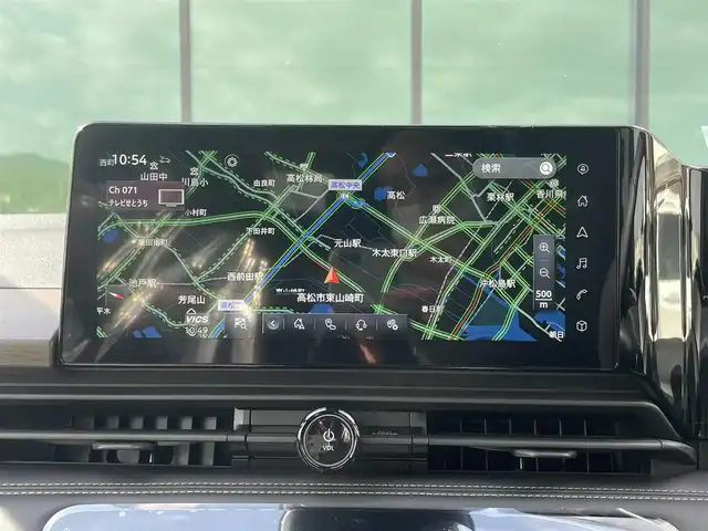 日産 セレナ e－パワー ハイウェイスター V 香川県 2025(令7)年 0.1千km プリズムホワイト 登録済未使用車/純正後席モニター/→【OP価格:125400円】/純正12.3型ナビ/→統合型インターフェイスディスプレイ/→アドバンスドドライブアシストディスプレイ/→フルセグTV/Bluetooth/USB/HDMI/6スピーカー/アラウンドビューモニター/純正インテリジェントルームミラー/純正前後ドライブレコーダー/純正ビルトインETC2.0/ワイヤレス充電器/プロパイロット（ナビリンク機能付）/プロパイロット緊急停止支援システム（SOSコール機能付）/アダプティブLEDヘッドライトシステム/オートレベライザー/OP価格:488400円/インテリジェントエマージェンシーブレーキ/前後コーナーセンサー/車線逸脱警報/車線逸脱防止支援システム/ブラインドスポットモニター/両側電動スライドドア/革巻きステリング/ステアリングスイッチ/電動パーキングブレーキ/オートブレーキホールド/後席パーソナルテーブル/後席ロールサンシェード/ウィンカー付電動格納ミラー/スペアキー/取扱説明書/新車保証書