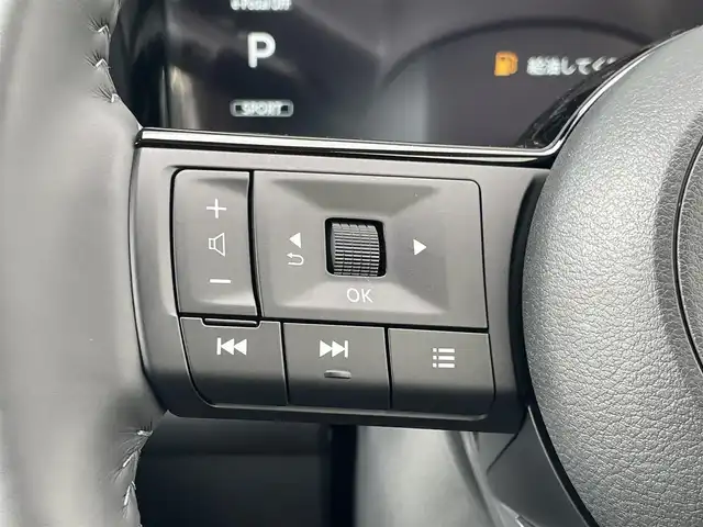 日産 セレナ e－パワー ハイウェイスター V 香川県 2025(令7)年 0.1千km プリズムホワイト 登録済未使用車/純正後席モニター/→【OP価格:125400円】/純正12.3型ナビ/→統合型インターフェイスディスプレイ/→アドバンスドドライブアシストディスプレイ/→フルセグTV/Bluetooth/USB/HDMI/6スピーカー/アラウンドビューモニター/純正インテリジェントルームミラー/純正前後ドライブレコーダー/純正ビルトインETC2.0/ワイヤレス充電器/プロパイロット（ナビリンク機能付）/プロパイロット緊急停止支援システム（SOSコール機能付）/アダプティブLEDヘッドライトシステム/オートレベライザー/OP価格:488400円/インテリジェントエマージェンシーブレーキ/前後コーナーセンサー/車線逸脱警報/車線逸脱防止支援システム/ブラインドスポットモニター/両側電動スライドドア/革巻きステリング/ステアリングスイッチ/電動パーキングブレーキ/オートブレーキホールド/後席パーソナルテーブル/後席ロールサンシェード/ウィンカー付電動格納ミラー/スペアキー/取扱説明書/新車保証書