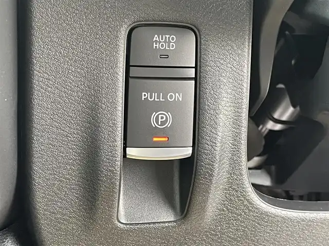 日産 セレナ e－パワー ハイウェイスター V 香川県 2025(令7)年 0.1千km プリズムホワイト 登録済未使用車/純正後席モニター/→【OP価格:125400円】/純正12.3型ナビ/→統合型インターフェイスディスプレイ/→アドバンスドドライブアシストディスプレイ/→フルセグTV/Bluetooth/USB/HDMI/6スピーカー/アラウンドビューモニター/純正インテリジェントルームミラー/純正前後ドライブレコーダー/純正ビルトインETC2.0/ワイヤレス充電器/プロパイロット（ナビリンク機能付）/プロパイロット緊急停止支援システム（SOSコール機能付）/アダプティブLEDヘッドライトシステム/オートレベライザー/OP価格:488400円/インテリジェントエマージェンシーブレーキ/前後コーナーセンサー/車線逸脱警報/車線逸脱防止支援システム/ブラインドスポットモニター/両側電動スライドドア/革巻きステリング/ステアリングスイッチ/電動パーキングブレーキ/オートブレーキホールド/後席パーソナルテーブル/後席ロールサンシェード/ウィンカー付電動格納ミラー/スペアキー/取扱説明書/新車保証書