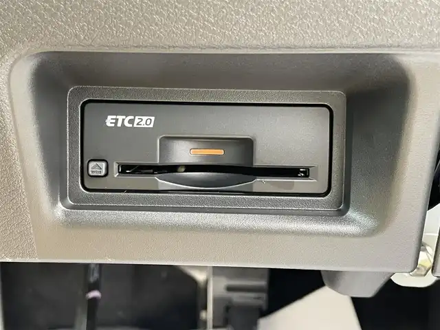 日産 セレナ e－パワー ハイウェイスター V 香川県 2025(令7)年 0.1千km プリズムホワイト 登録済未使用車/純正後席モニター/→【OP価格:125400円】/純正12.3型ナビ/→統合型インターフェイスディスプレイ/→アドバンスドドライブアシストディスプレイ/→フルセグTV/Bluetooth/USB/HDMI/6スピーカー/アラウンドビューモニター/純正インテリジェントルームミラー/純正前後ドライブレコーダー/純正ビルトインETC2.0/ワイヤレス充電器/プロパイロット（ナビリンク機能付）/プロパイロット緊急停止支援システム（SOSコール機能付）/アダプティブLEDヘッドライトシステム/オートレベライザー/OP価格:488400円/インテリジェントエマージェンシーブレーキ/前後コーナーセンサー/車線逸脱警報/車線逸脱防止支援システム/ブラインドスポットモニター/両側電動スライドドア/革巻きステリング/ステアリングスイッチ/電動パーキングブレーキ/オートブレーキホールド/後席パーソナルテーブル/後席ロールサンシェード/ウィンカー付電動格納ミラー/スペアキー/取扱説明書/新車保証書