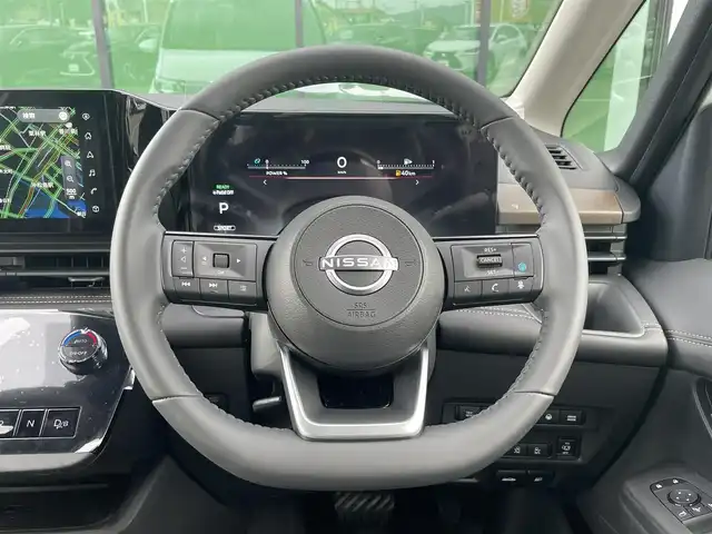 日産 セレナ e－パワー ハイウェイスター V 香川県 2025(令7)年 0.1千km プリズムホワイト 登録済未使用車/純正後席モニター/→【OP価格:125400円】/純正12.3型ナビ/→統合型インターフェイスディスプレイ/→アドバンスドドライブアシストディスプレイ/→フルセグTV/Bluetooth/USB/HDMI/6スピーカー/アラウンドビューモニター/純正インテリジェントルームミラー/純正前後ドライブレコーダー/純正ビルトインETC2.0/ワイヤレス充電器/プロパイロット（ナビリンク機能付）/プロパイロット緊急停止支援システム（SOSコール機能付）/アダプティブLEDヘッドライトシステム/オートレベライザー/OP価格:488400円/インテリジェントエマージェンシーブレーキ/前後コーナーセンサー/車線逸脱警報/車線逸脱防止支援システム/ブラインドスポットモニター/両側電動スライドドア/革巻きステリング/ステアリングスイッチ/電動パーキングブレーキ/オートブレーキホールド/後席パーソナルテーブル/後席ロールサンシェード/ウィンカー付電動格納ミラー/スペアキー/取扱説明書/新車保証書