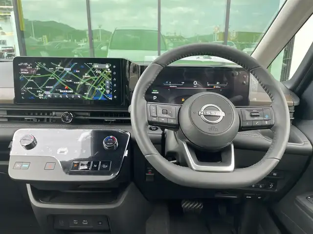 日産 セレナ e－パワー ハイウェイスター V 香川県 2025(令7)年 0.1千km プリズムホワイト 登録済未使用車/純正後席モニター/→【OP価格:125400円】/純正12.3型ナビ/→統合型インターフェイスディスプレイ/→アドバンスドドライブアシストディスプレイ/→フルセグTV/Bluetooth/USB/HDMI/6スピーカー/アラウンドビューモニター/純正インテリジェントルームミラー/純正前後ドライブレコーダー/純正ビルトインETC2.0/ワイヤレス充電器/プロパイロット（ナビリンク機能付）/プロパイロット緊急停止支援システム（SOSコール機能付）/アダプティブLEDヘッドライトシステム/オートレベライザー/OP価格:488400円/インテリジェントエマージェンシーブレーキ/前後コーナーセンサー/車線逸脱警報/車線逸脱防止支援システム/ブラインドスポットモニター/両側電動スライドドア/革巻きステリング/ステアリングスイッチ/電動パーキングブレーキ/オートブレーキホールド/後席パーソナルテーブル/後席ロールサンシェード/ウィンカー付電動格納ミラー/スペアキー/取扱説明書/新車保証書