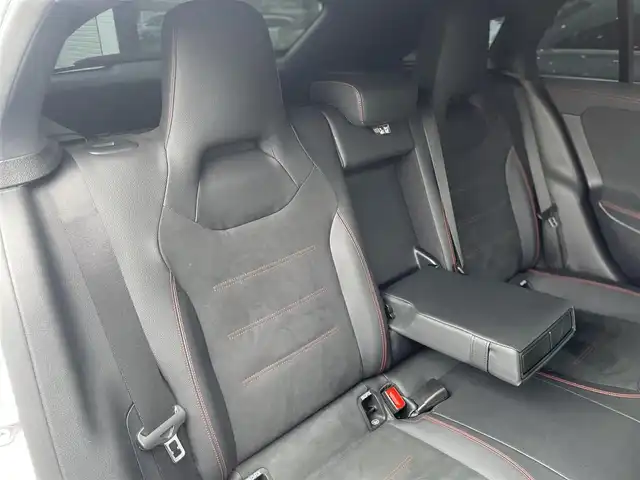 メルセデス・ベンツ ＣＬＡ１８０ Sブレイク AMGライン 千葉県 2020(令2)年 2万km デジタルホワイト パノラミックスライディングルーフ/パワーシート/シートヒーター/純正HDDナビ/バックカメラ/地デジ/パワーバックドア/純正18インチAW/LEDライト/ハーフレザーシート/純正ドライブレコーダー/ワイヤレスチャージング