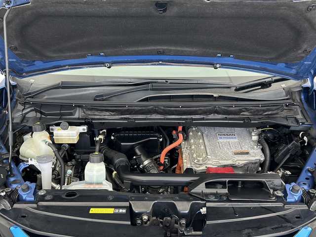 日産 セレナ e－パワー ハイウェイスター V 宮城県 2019(平31)年 3.6万km シャイニングブルー 純正９型ナビ/プロパイロット/エマージェンシーブレーキ/エアロパーツ /  フロント サイド リア　SilkBlaze/　リアスポイラー　IMPUL/CD/DVD/BT/フルセグTV/アラウンドビューモニター/レーダークルーズコントロール/両側パワースライドドア/LEDオートライト/フォグランプ/純正15インチアルミホイール/車線逸脱防止支援システム/車線逸脱警報/オートブレーキホールド/前席シートヒーター/前後ドライブレコーダー/コーナーセンサー/スマートキー/ビルトインETC/純正フロアマット