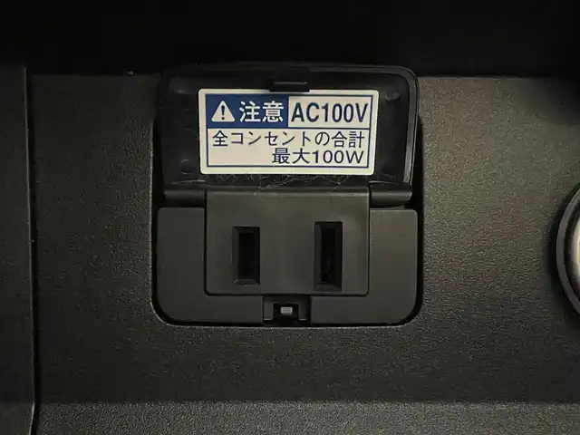 トヨタ アルファード S Cパッケージ 大阪府 2018(平30)年 5.6万km ホワイトパールクリスタルシャイン トヨタセーフティセンス/　・プリクラッシュセーフティ　PCS/　・レーントレーシングアシスト　LTA/　・レーンディパーチャーアラート　LDA/　・レーダークルーズコントロール　ACC/　・ロードサインアシスト　RSA/　・フロントクロストラフィックアラート　FCTA/　・リアクロストラフィックアラート　RCTA/　・プロアクティブドライビングアシスト　PDA/　・発信遅れ告知機能　TMN/　・アダプティブハイビームシステム　AHS/アドパンストパーク/純正ナビ/　Bluetooth/フルセグ/CD/USB/HDMI/バックカメラ/レザーシート/前席シートヒーター/前席エアーシート/運転席ポジションメモリー付パワーシート/パワーバックドア/両側パワースライドドア/三眼LEDオートライト/フォグランプ/スマートキー/オートブレーキホールド/電子パーキングブレーキ/ETC2.0