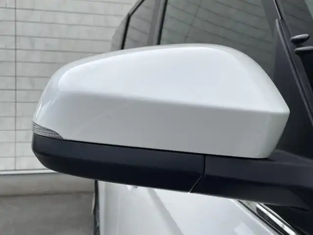 トヨタ ヴォクシー ハイブリッド S－Z 福岡県 2024(令6)年 1.8万km ホワイトパールクリスタルシャイン 純正10型メモリーナビ（フルセグTV/CD/DVD/BT/HDMI)バックカメラ衝突軽減ブレーキ14型有機LEDフリップダウンモニターコーナーセンサー両側パワスラレーダークルコン純正ドラレコビルトインETCシートヒーター純正フロアマット/LED/アルミホイールプッシュスタートスマートキー禁煙車