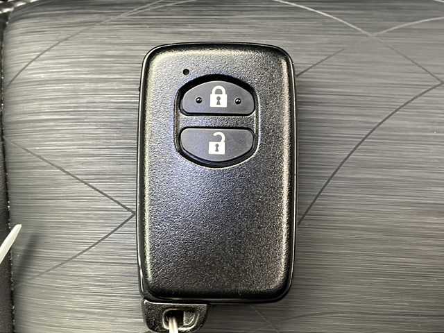 トヨタ アクア G ブラックソフトレザーセレ 千葉県 2016(平28)年 6.7万km ブラックマイカ 純正ナビ/　CD/DVD/Bluetooth/フルセグTV/モデリスタエアロ（F/S/R）/モデリスタアルミホイール/クルーズコントロール/衝突軽減ブレーキ/車線逸脱警報/オートハイビーム/前席シートヒーター/LEDライト/フォグランプ/ビルトインETC/前方ドラレコ/レザーシート/ナノイー/フロアマット/ドアバイザー