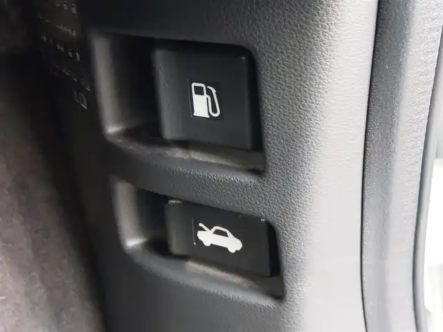 ホンダ オデッセイ ハイブリッド アブソルート ホンダセンシング 東京都 2016(平28)年 3.2万km ホワイトオーキッドパール Honda SENSING/・衝突軽減ブレーキ/・誤発進抑制機能/・歩行者事故低減ステアリング/・路外逸脱抑制機能/・アダプティブクルーズコントロール/・車線維持支援システム/・先行車発進お知らせ機能/・コーナーセンサー/プッシュスタート/純正ナビ/フルセグTV/バックカメラ/ETC/ドライブレコーダー/両側パワースライドドア/ハーフレザーシート/運転席パワーシート/オットマン/後席ロールサンシェード/LEDヘッドライト/ドアバイザー/17インチ純正アルミホイール/スマートキー