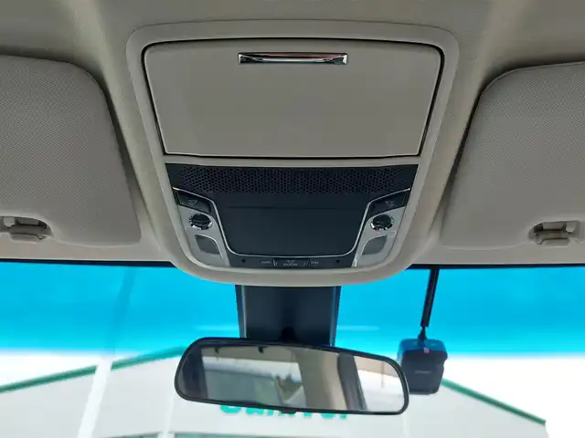 ホンダ オデッセイ ハイブリッド アブソルート ホンダセンシング 東京都 2016(平28)年 3.2万km ホワイトオーキッドパール Honda SENSING/・衝突軽減ブレーキ/・誤発進抑制機能/・歩行者事故低減ステアリング/・路外逸脱抑制機能/・アダプティブクルーズコントロール/・車線維持支援システム/・先行車発進お知らせ機能/・コーナーセンサー/プッシュスタート/純正ナビ/フルセグTV/バックカメラ/ETC/ドライブレコーダー/両側パワースライドドア/ハーフレザーシート/運転席パワーシート/オットマン/後席ロールサンシェード/LEDヘッドライト/ドアバイザー/17インチ純正アルミホイール/スマートキー