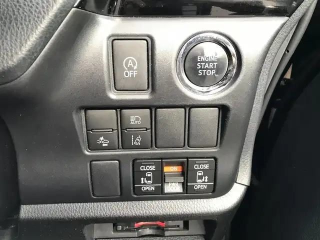 トヨタ ヴォクシー ZS 鳥取県 2017(平29)年 9.9万km ブラック ワンオーナー/4・W・D/純正ナビ/フルセグ/DVD/CD/BT/バックカメラ/ビルトインETC/トヨタセーフティセンス/クルーズコントロール/レーンキープアシスト/両側パワースライドドア/LEDヘッドライト/フォグライト/純正16インチアルミホイール/プッシュエンジンスタート/アイドリングストップ/フロアマット/ドアバイザー/保証書・取扱説明書/スペアキー