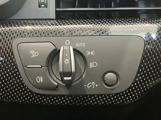 アウディ Ｓ５ スポーツバック 岐阜県 2018(平30)年 2.9万km グレイシアホワイトメタリック マトリクスＬＥＤヘッドライト/アダプティブクルーズコントロール/アクティブレーンアシスト/サイドアシスト/プレセンスシティ/プレセンスリア/アンビエントライティング/MMIナビゲーション/TVチューナー/スマートフォンインターフェイス/Bluetooth/全方位カメラ/前席パワーシート/運転席メモリー付/シートヒーター/ブラックグリル