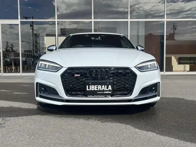 アウディ Ｓ５ スポーツバック 岐阜県 2018(平30)年 2.9万km グレイシアホワイトメタリック マトリクスＬＥＤヘッドライト/アダプティブクルーズコントロール/アクティブレーンアシスト/サイドアシスト/プレセンスシティ/プレセンスリア/アンビエントライティング/MMIナビゲーション/TVチューナー/スマートフォンインターフェイス/Bluetooth/全方位カメラ/前席パワーシート/運転席メモリー付/シートヒーター/ブラックグリル