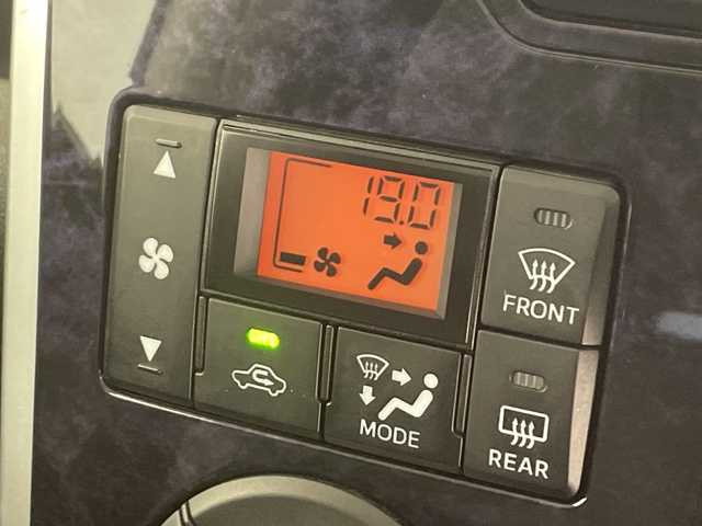 ダイハツ タント カスタムRSトップED VS SAⅢ 千葉県 2019(平31)年 6.6万km パールホワイトⅢ 純正SDナビ【AM/FM/BT/CD/DVD】/両側パワースライドドア/アラウンドビューモニター/横滑り防止装置/衝突被害軽減システム/レーンキープアシスト/アイドリングストップ/オートライト/オートマチックハイビーム/LEDヘッドランプ/純正AW15インチ/シートヒーター【運転席側】/USB入力端子/ドライブレコーダー【前側】/フルセグTV