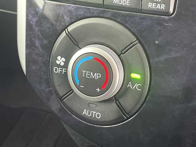 ダイハツ タント カスタムRSトップED VS SAⅢ 千葉県 2019(平31)年 6.6万km パールホワイトⅢ 純正SDナビ【AM/FM/BT/CD/DVD】/両側パワースライドドア/アラウンドビューモニター/横滑り防止装置/衝突被害軽減システム/レーンキープアシスト/アイドリングストップ/オートライト/オートマチックハイビーム/LEDヘッドランプ/純正AW15インチ/シートヒーター【運転席側】/USB入力端子/ドライブレコーダー【前側】/フルセグTV