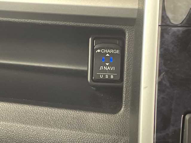 ダイハツ タント カスタムRSトップED VS SAⅢ 千葉県 2019(平31)年 6.6万km パールホワイトⅢ 純正SDナビ【AM/FM/BT/CD/DVD】/両側パワースライドドア/アラウンドビューモニター/横滑り防止装置/衝突被害軽減システム/レーンキープアシスト/アイドリングストップ/オートライト/オートマチックハイビーム/LEDヘッドランプ/純正AW15インチ/シートヒーター【運転席側】/USB入力端子/ドライブレコーダー【前側】/フルセグTV