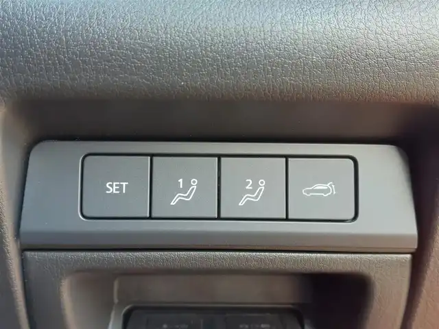 マツダ ＣＸ－３０ XD プロアクティブツーリングセレクション 東京都 2023(令5)年 2.8万km ソウルレッドクリスタルM 衝突軽減ブレーキ/レーントレーシングアシスト/ハイビームアシスト/ブラインドスポットアシスト/ヘッドアップディスプレイ/純正SDナビ/全周囲カメラ/CD/DVDプレイヤー/フルセグTV/HDMI/AppleCarplay/androidauto/レーダークルーズコントロール/クリアランスソナー/LEDライト/純正ドライブレコーダー/ビルトインETC2.0/運転席パワーシート/シートヒーター/ステアリングヒーター