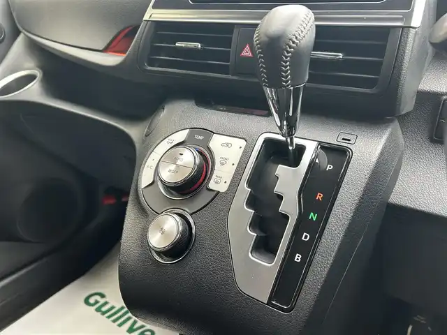 トヨタ シエンタ ハイブリッド ファンベースG 香川県 2019(令1)年 2.1万km ホワイトパールクリスタルシャイン ワンオーナー/純正SDナビ/【CD/DVDフルセグ】/全方位カメラ/両側パワースライドドア/トヨタセーフティセンス/プリクラッシュセーフティ/オートハイビーム/レーンキープ/クルーズコントロール/前席シートヒーター/ハンドルヒーター/ドライブレコーダー/純正15インチアルミ/ETC2.0