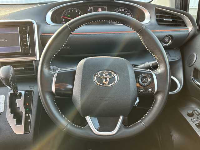 トヨタ シエンタ G クエロ 愛媛県 2020(令2)年 5.9万km ブラックマイカ 純正Panasonicナビ/（Bluetooth/フルセグTV/SD）/衝突軽減ブレーキ/LEDヘッドライト/オートマチックハイビーム/コーナーセンサー/両側パワースライドドア/バックカメラ/ETC/3列シート/スマートキー/横滑り防止装置/レーンキープアシスト/パーキングアシスト