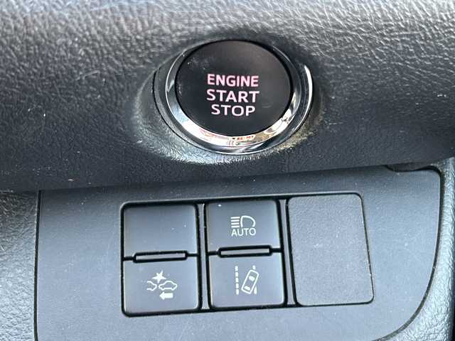 トヨタ シエンタ G クエロ 愛媛県 2020(令2)年 5.9万km ブラックマイカ 純正Panasonicナビ/（Bluetooth/フルセグTV/SD）/衝突軽減ブレーキ/LEDヘッドライト/オートマチックハイビーム/コーナーセンサー/両側パワースライドドア/バックカメラ/ETC/3列シート/スマートキー/横滑り防止装置/レーンキープアシスト/パーキングアシスト