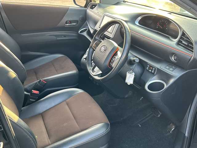 トヨタ シエンタ G クエロ 愛媛県 2020(令2)年 5.9万km ブラックマイカ 純正Panasonicナビ/（Bluetooth/フルセグTV/SD）/衝突軽減ブレーキ/LEDヘッドライト/オートマチックハイビーム/コーナーセンサー/両側パワースライドドア/バックカメラ/ETC/3列シート/スマートキー/横滑り防止装置/レーンキープアシスト/パーキングアシスト