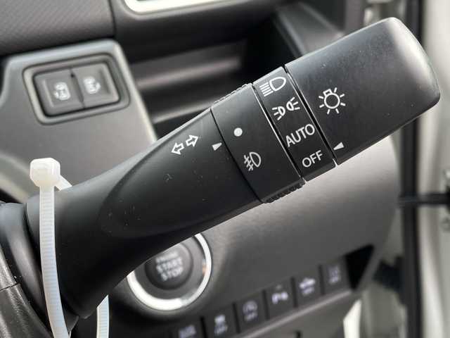 スズキ ソリオ バンディット HV MV 千葉県 2020(令2)年 3.4万km ピュアホワイトP 純正ナビ/前後ドライブレコーダー/衝突被害軽減システム/車線逸脱警報/バックカメラ/クルーズコントロール/両側パワースライドドア/横滑り防止装置/ETC/アイドリングストップ/LEDヘッドライト/フォグランプ/オートライト/ウィンカーミラー/電動格納ミラー/純正15インチAW/シートリフター/プッシュスタート/スマートキー/フロアマット/スペアキー/取扱説明書/保証書