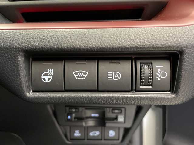 トヨタ プリウス Z 長野県 2023(令5)年 0.8万km プラチナホワイトパールマイカ 4WD/12.3インチ純正メモリナビ/（フルセグTV＆USB＆BL＆FM・AM）/全周囲カメラ/トヨタチームメイトアドバンスドパーク/トヨタセーフティセンス/・レーダークルーズコントロール/・レーンディパーチャーアラート/・BSM、PCS、PDA、RTCA、RCD、PKSB/・後方車両接近告知/・安心降車アシスト/レザーシート/シートヒーター（前席）/エアシート（前席）/メモリー式パワーシート（D席）/ステアリングヒーター/ステアリングスイッチ/ビルトインETC2.0/電動リアゲート/LEDヘッドライト/オートマチックハイビーム/19インチ純正アルミホイール/純正ドアバザー/純正フロアマット/電動パーキングブレーキ/ブレーキホールド/スマートキー