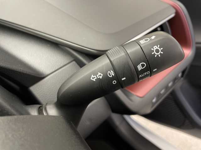 トヨタ プリウス Z 長野県 2023(令5)年 0.8万km プラチナホワイトパールマイカ 4WD/12.3インチ純正メモリナビ/（フルセグTV＆USB＆BL＆FM・AM）/全周囲カメラ/トヨタチームメイトアドバンスドパーク/トヨタセーフティセンス/・レーダークルーズコントロール/・レーンディパーチャーアラート/・BSM、PCS、PDA、RTCA、RCD、PKSB/・後方車両接近告知/・安心降車アシスト/レザーシート/シートヒーター（前席）/エアシート（前席）/メモリー式パワーシート（D席）/ステアリングヒーター/ステアリングスイッチ/ビルトインETC2.0/電動リアゲート/LEDヘッドライト/オートマチックハイビーム/19インチ純正アルミホイール/純正ドアバザー/純正フロアマット/電動パーキングブレーキ/ブレーキホールド/スマートキー