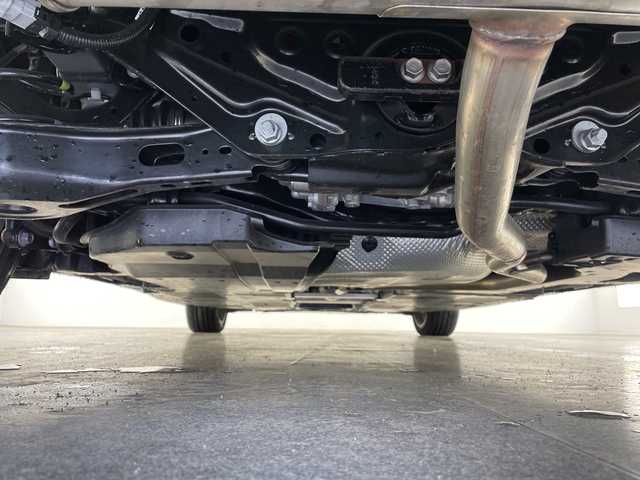 トヨタ プリウス Z 長野県 2023(令5)年 0.8万km プラチナホワイトパールマイカ 4WD/12.3インチ純正メモリナビ/（フルセグTV＆USB＆BL＆FM・AM）/全周囲カメラ/トヨタチームメイトアドバンスドパーク/トヨタセーフティセンス/・レーダークルーズコントロール/・レーンディパーチャーアラート/・BSM、PCS、PDA、RTCA、RCD、PKSB/・後方車両接近告知/・安心降車アシスト/レザーシート/シートヒーター（前席）/エアシート（前席）/メモリー式パワーシート（D席）/ステアリングヒーター/ステアリングスイッチ/ビルトインETC2.0/電動リアゲート/LEDヘッドライト/オートマチックハイビーム/19インチ純正アルミホイール/純正ドアバザー/純正フロアマット/電動パーキングブレーキ/ブレーキホールド/スマートキー