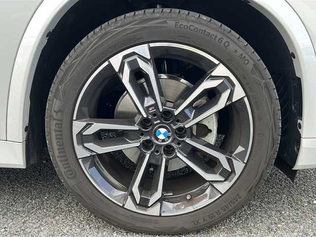 ＢＭＷ ＢＭＷ Ｘ１ xDrive 20d Mスポーツ 岐阜県 2025(令7)年 0.5万km ミネラルホワイト ワンオーナー/オプションAWタイヤ/サンルーフ/テクノロジーパッケージ/メーカーオプションナビ/AM/FM/BT/前後ドライブレコーダー/パドルシフト/アダプティブクルーズコントロール/パワーバックドア/バックカメラ/アラウンドビューモニター/ETC/オートライト/オートエアコン/ステアリングヒーター/シートヒーター/パワーシート/シートメモリー/ハーフレザーシート/デジタルコックピット/ワイヤレス充電器/正面/側面衝突警告/車線逸脱/変更警告/降車警告/運転注意力モニター/パーキングアシスト/制限速度アシスト/アクティブPDC緊急ブレーキ/駐車距離コントロール/発進モニター/横方向交通警告/制限速度アシスト/アンビエントライト/リアフォグライトオン/オフ/純正フロアマット/カバー/Apple car play/ISOFIX