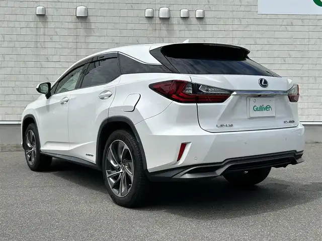 レクサス ＲＸ 450h バージョンL 山形県 2016(平28)年 6.8万km ソニッククォーツ ・4WD/・純正SDナビ/・CD/DVD/BD/SD/BT/フルセグ/・パノラミックビューモニター/・ビルトインETC2.0/・防眩インナーミラー/・レクサスセーフティシステム＋/・プリクラッシュセーフティ/・レーンキープアシスト/・アダプティブクルーズコントロール/・クリアランスソナー/・横滑り防止装置/・ブラインドスポットモニター/・ヘッドアップディスプレイ/・パワーバックドア/・100V電源/・オートマチックハイビーム/・LEDヘッドライト/・オートライト/・レザーシート/・全席シートヒーター/・D+N席シートエアコン/・全席パワーシート/・ステアリングヒーター/・純正20インチAW/・純正フロアマット/・プッシュスタート/・スマートキー/・保証書/・取扱説明