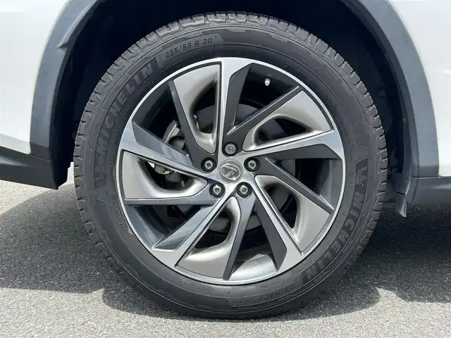 レクサス ＲＸ 450h バージョンL 山形県 2016(平28)年 6.8万km ソニッククォーツ ・4WD/・純正SDナビ/・CD/DVD/BD/SD/BT/フルセグ/・パノラミックビューモニター/・ビルトインETC2.0/・防眩インナーミラー/・レクサスセーフティシステム＋/・プリクラッシュセーフティ/・レーンキープアシスト/・アダプティブクルーズコントロール/・クリアランスソナー/・横滑り防止装置/・ブラインドスポットモニター/・ヘッドアップディスプレイ/・パワーバックドア/・100V電源/・オートマチックハイビーム/・LEDヘッドライト/・オートライト/・レザーシート/・全席シートヒーター/・D+N席シートエアコン/・全席パワーシート/・ステアリングヒーター/・純正20インチAW/・純正フロアマット/・プッシュスタート/・スマートキー/・保証書/・取扱説明
