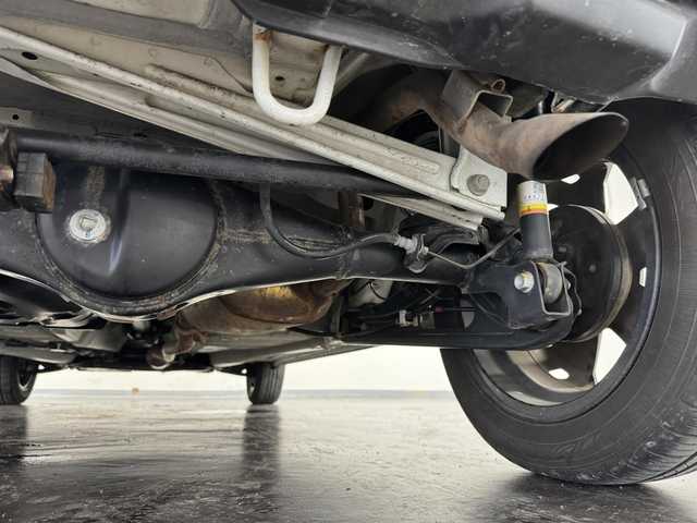 スズキ ハスラー Jスタイル ターボ 三重県 2021(令3)年 3.3万km ピュアホワイトパール/ガンメタリック2トーン フルタイム4WD/マイルドハイブリッド・ターボ/MTモード付インパネCVT/メーカーOP 純正9インチナビ/（CD/DVD/FM/AM/Bluetooth/USB/iPod/SmartDeviceLink/Apple CarPlay/AndroidAuto）/【OP】全方位モニター/ドライブレコーダー 前後/ビルトイン ETC/【OP】ルーフレール/スズキセーフティサポート/・デュアルカメラブレーキサポート/・車線逸脱警報機能／ふらつき警報機能／車線逸脱抑制機能/・アダプティブクルーズコントロール（全車速追従機能付）/・リヤパーキングセンサー/・標識認識機能（車両進入禁止、はみ出し通行禁止、最高速度、一時停止）/装備/【4WD車限定装備】/●スノーモードスイッチ/●グリップコントロール/●ヒルディセントコントロール/・シートヒーター（D/N）/・オートエアコン/・オートライト/・LED ヘッドランプ＋フロントフォグランプ/・ハイビームアシスト/・パドルシフト/・ステアリングスイッチ/・プッシュスタート/・電動格納ドアミラー（ウインカーランプ付）/・純正15inAW/・保/取/ナビ取