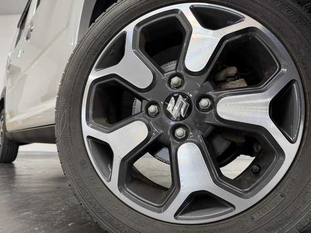 スズキ ハスラー Jスタイル ターボ 三重県 2021(令3)年 3.3万km ピュアホワイトパール/ガンメタリック2トーン フルタイム4WD/マイルドハイブリッド・ターボ/MTモード付インパネCVT/メーカーOP 純正9インチナビ/（CD/DVD/FM/AM/Bluetooth/USB/iPod/SmartDeviceLink/Apple CarPlay/AndroidAuto）/【OP】全方位モニター/ドライブレコーダー 前後/ビルトイン ETC/【OP】ルーフレール/スズキセーフティサポート/・デュアルカメラブレーキサポート/・車線逸脱警報機能／ふらつき警報機能／車線逸脱抑制機能/・アダプティブクルーズコントロール（全車速追従機能付）/・リヤパーキングセンサー/・標識認識機能（車両進入禁止、はみ出し通行禁止、最高速度、一時停止）/装備/【4WD車限定装備】/●スノーモードスイッチ/●グリップコントロール/●ヒルディセントコントロール/・シートヒーター（D/N）/・オートエアコン/・オートライト/・LED ヘッドランプ＋フロントフォグランプ/・ハイビームアシスト/・パドルシフト/・ステアリングスイッチ/・プッシュスタート/・電動格納ドアミラー（ウインカーランプ付）/・純正15inAW/・保/取/ナビ取
