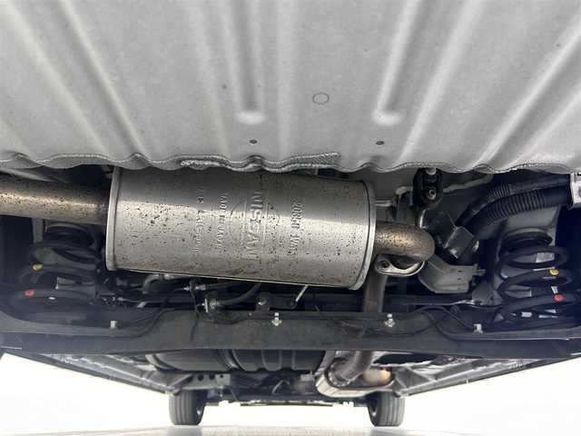 日産 セレナ ハイウェイスター Vセレクション 佐賀県 2018(平30)年 2.8万km ブリリアントホワイトパール 2トーン 純正9インチワイドナビ（MM517D-L）/（CD/DVD/Bluetooth/iPod)/衝突軽減システム/横滑り防止/全周囲カメラ/両側電動スライドドア/クルーズコントロール/前方ドライブレコーダー/ETC/オートライト/アイドリングストップ/ハンズフリードア/純正16インチアルミホイール/純正ドアバイザー/スマートキー