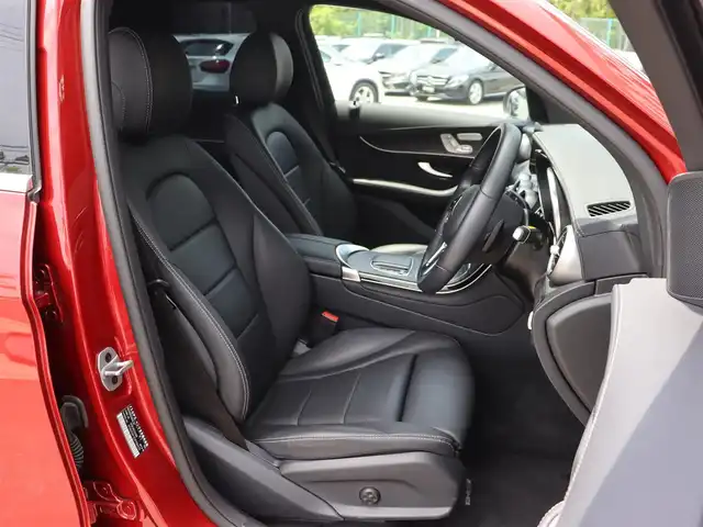 メルセデス・ベンツ ＧＬＣ２２０ 長野県 2021(令3)年 2.5万km 赤 レーダーＳ－ＰＫＧ　/黒革シート　/純正ナビ　/３６０°コックピットＤ　/ディストロニック　/衝突軽減Ｂ　/ＬＫＡ　/ＢＳＭ　/パワーシート／ヒーター　/パワーバックＤ　/アンビエントライト　/キーレスゴー　/ＡＭＧ１９ＡＷ